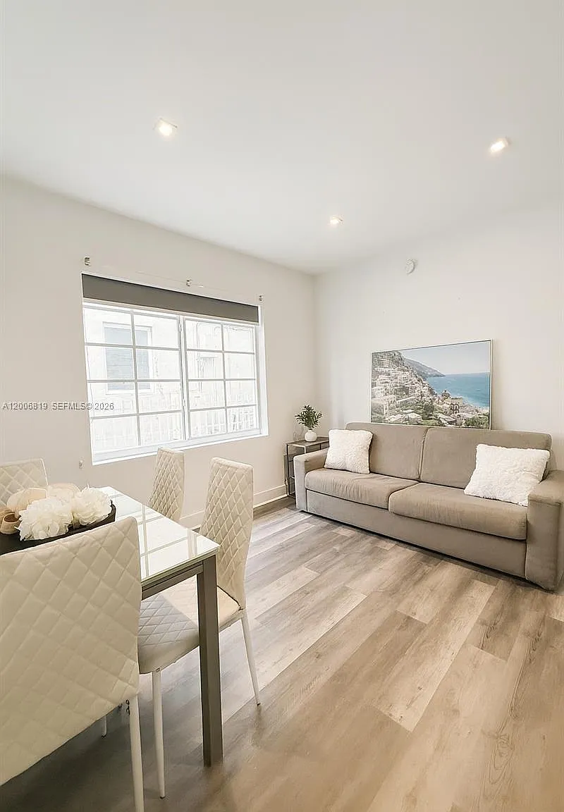 The Morrison Condo — Photo 2