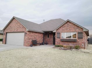 4910 Ridgedale Dr, Enid, OK 73703