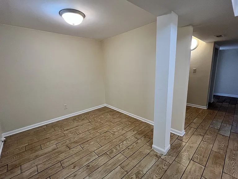 2337 N Sacramento Ave #CH — Photo 3