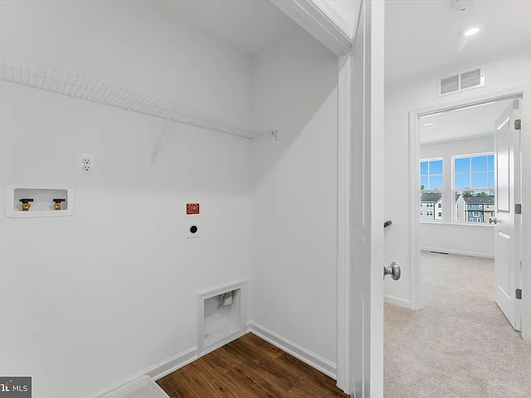 505 Fontana Cir — Photo 15