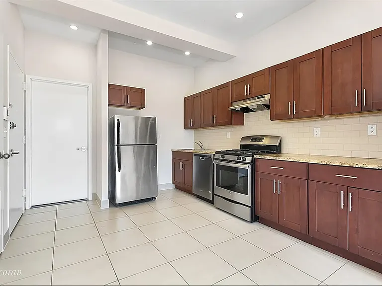 2147 2nd Ave #4A — Photo 2