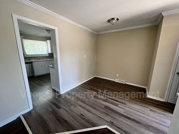 4th image of 7520 Richmond Ave