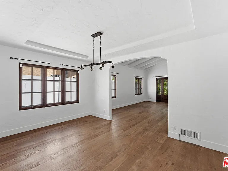 537 N Poinsettia Pl — Photo 6