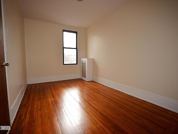 4th image of 3106 38th St APT 23