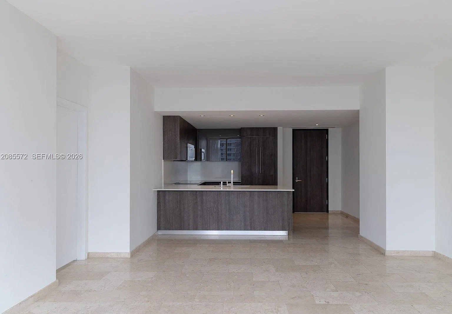 Reach Condo — Photo 3