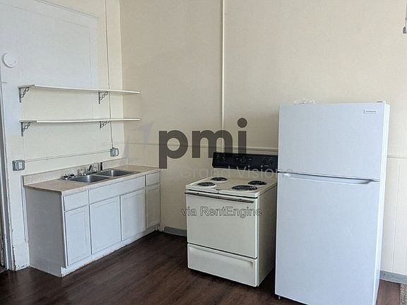 5th image of 601 1/2 Monroe Ave APT 1