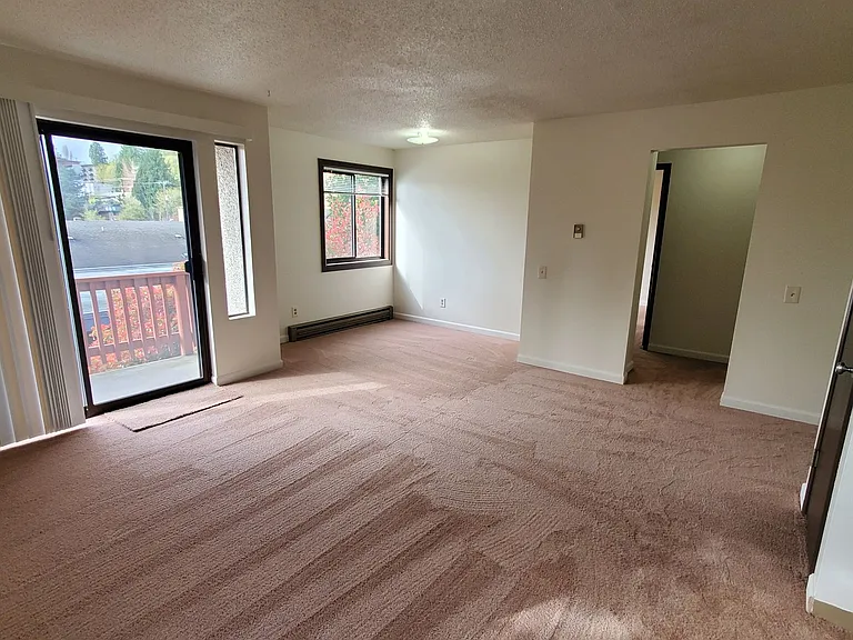 5123 24th Ave NE — Photo 3