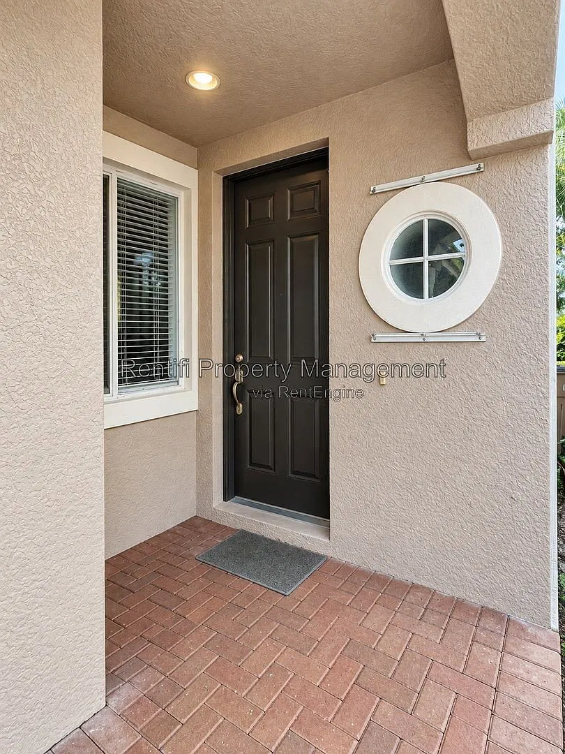 3 bed, 2.5 bath, 1977 sqft, $1,875 — Photo 4