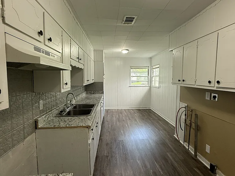 O 5604th Ter — Photo 3