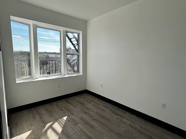 11-13 Thomas St #3C — Photo 4