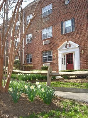 1st image of 1730 W Abingdon Dr #1730-101