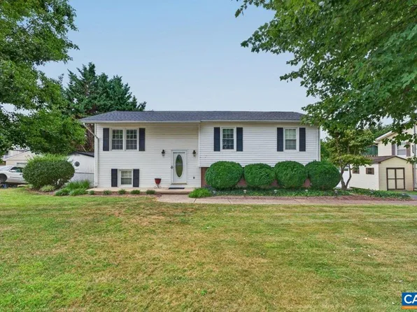 6150 W Donnagail Dr, Penn Laird, VA 22846