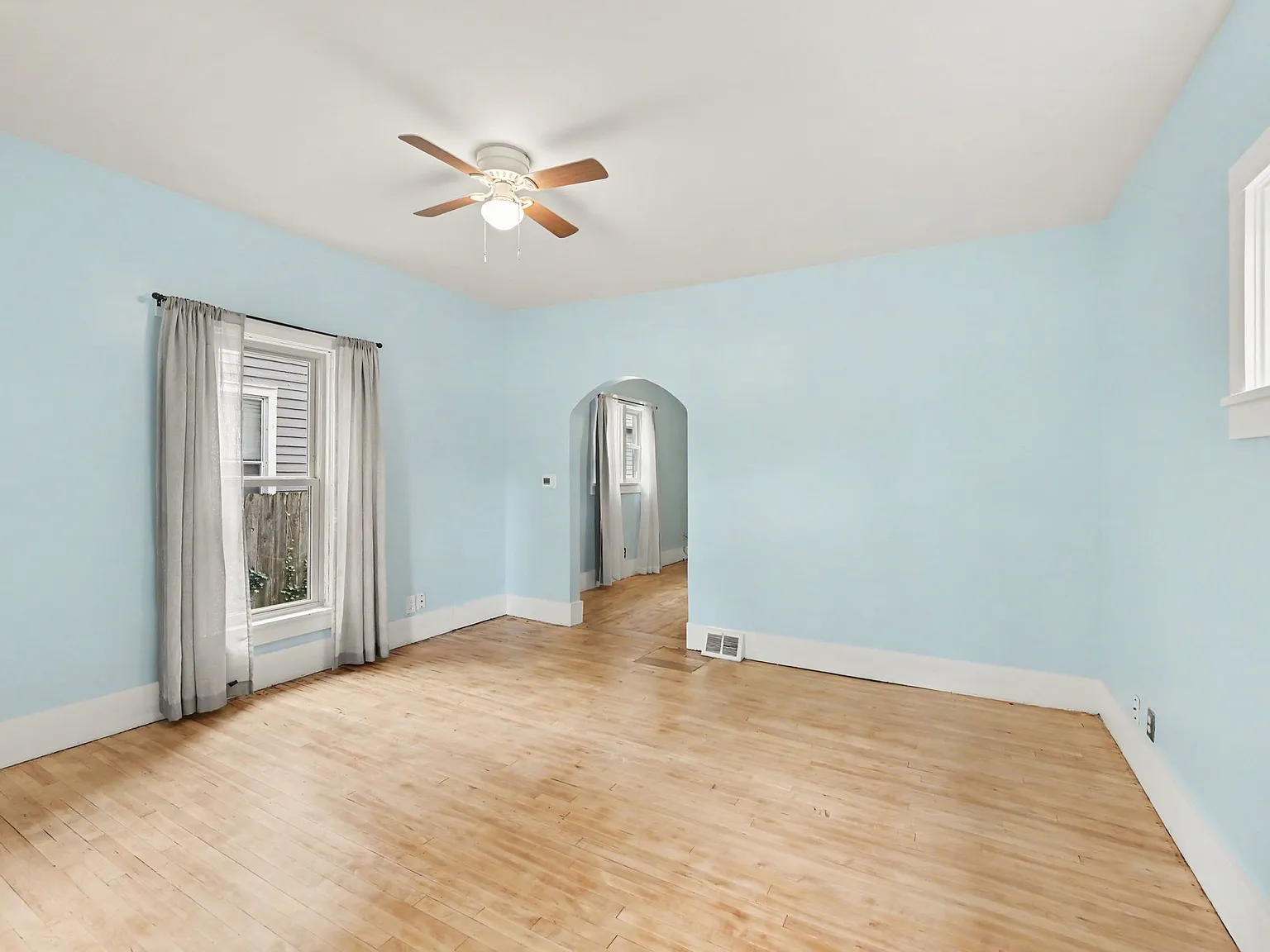 2 bed, 1030 sqft, $2,200 — Photo 1
