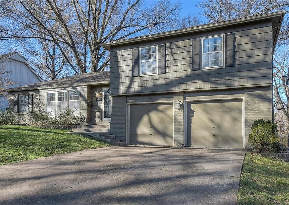 Beautifully landscaped yard!