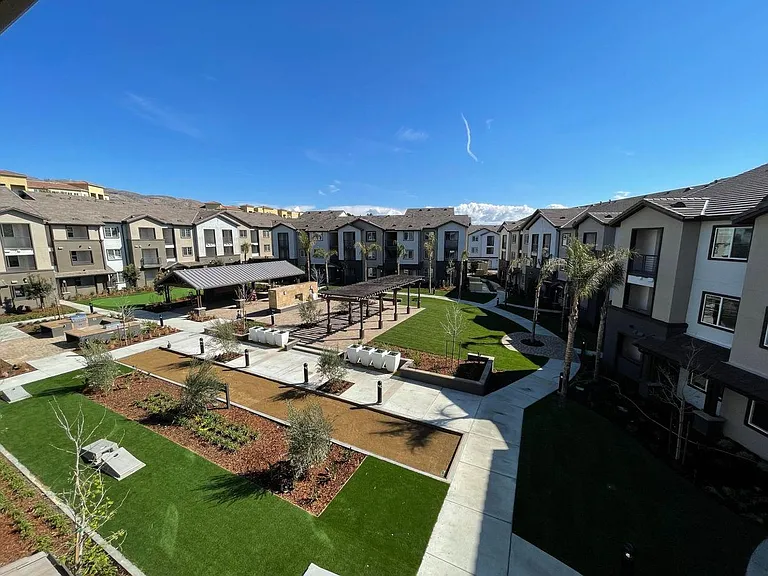 The Vineyards Apartments — Photo 13