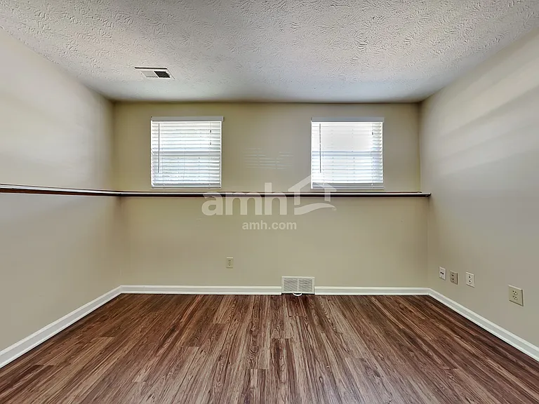 3659 Shorewood Dr — Photo 17
