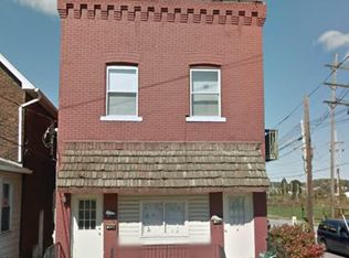 200 Park Ave APT 2, Ellwood City, PA 16117