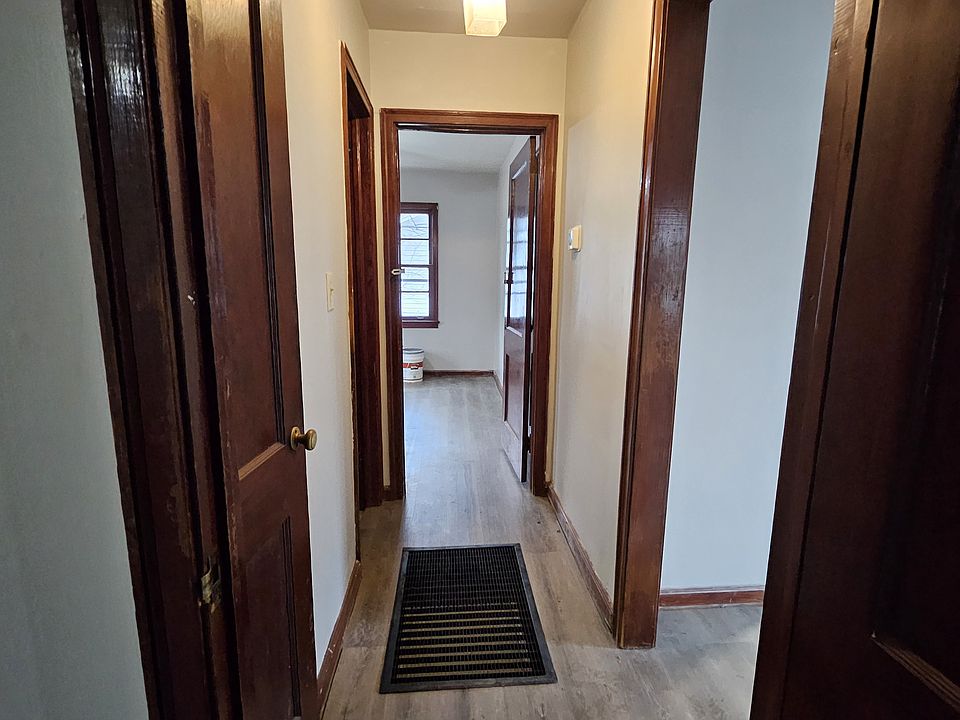 2nd image of 4693 City View Dr