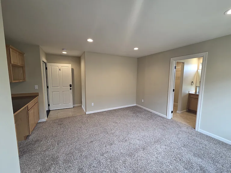 2400 N Ridgeview Ln #1 — Photo 7