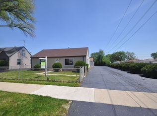 7625 Latrobe Ave, Burbank, IL