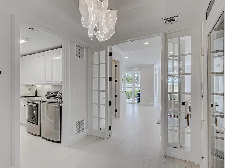 27 Marina Gardens Dr — Photo 6
