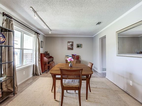5th image of 2200 Yorkshire St