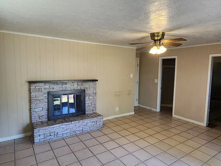 4274 Pauline Ave SE — Photo 8