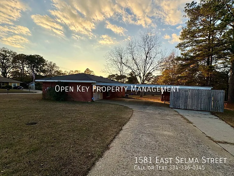 1581 E Selma St — Photo 17