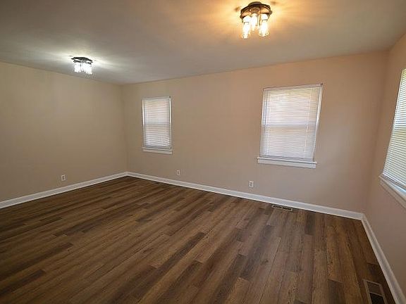 5th image of 211 E Lawson St