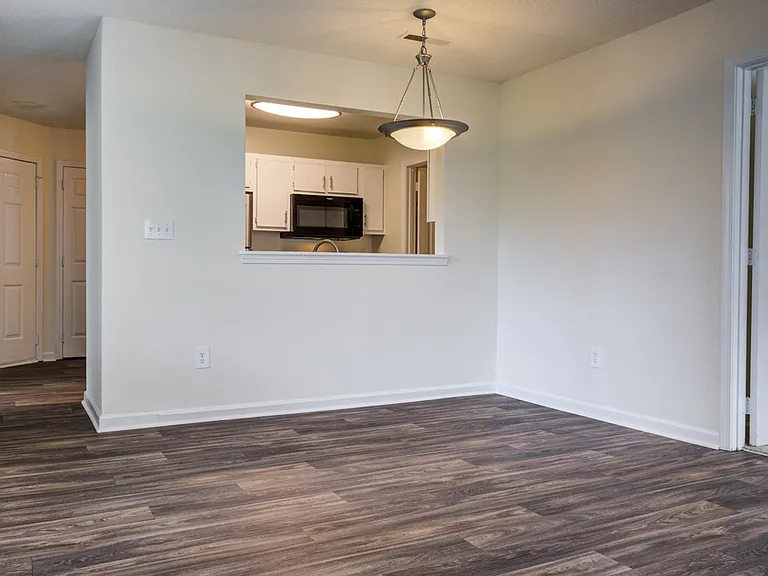 Ashmore Bridge Estates Apartment Homes — Photo 16