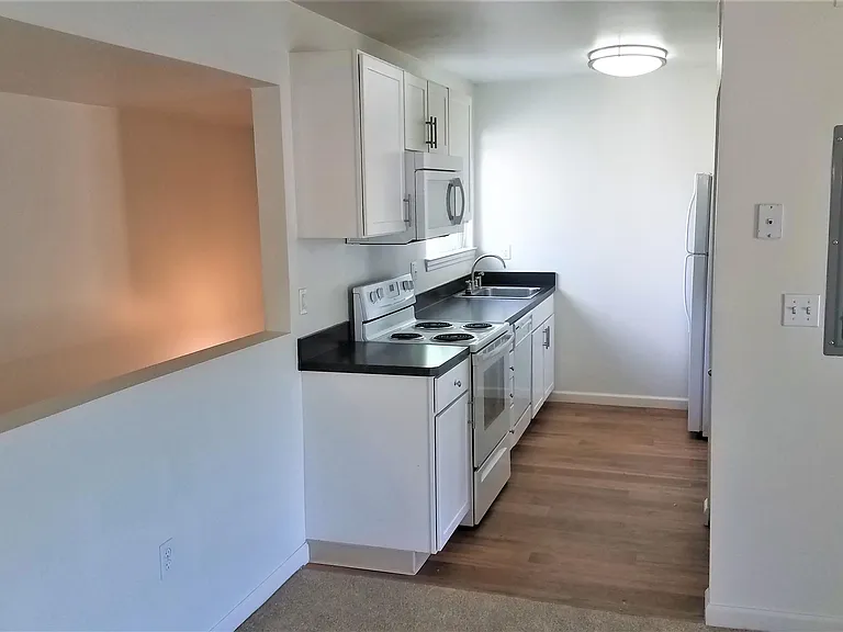27 Fox Hill Ln — Photo 2