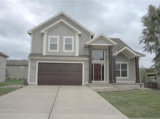 607 Chardonnay Ct, Raymore, MO 64083