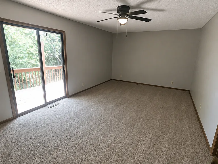 10819 W Grant St — Photo 4