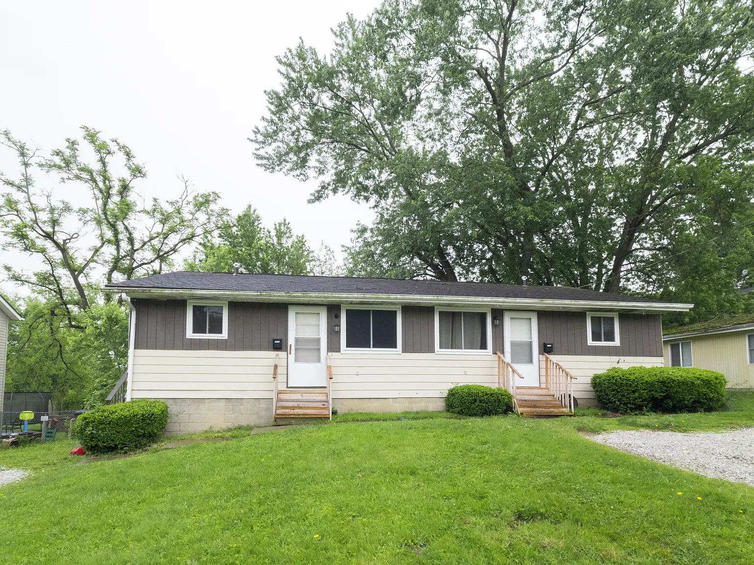 2 bed, 750 sqft, $1,100 — Photo 1