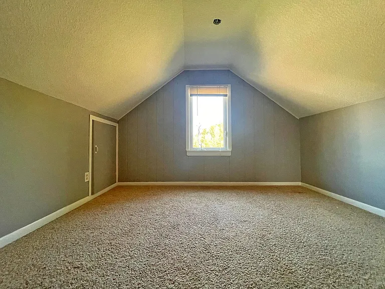 2775 Kirkwood Ln N — Photo 17