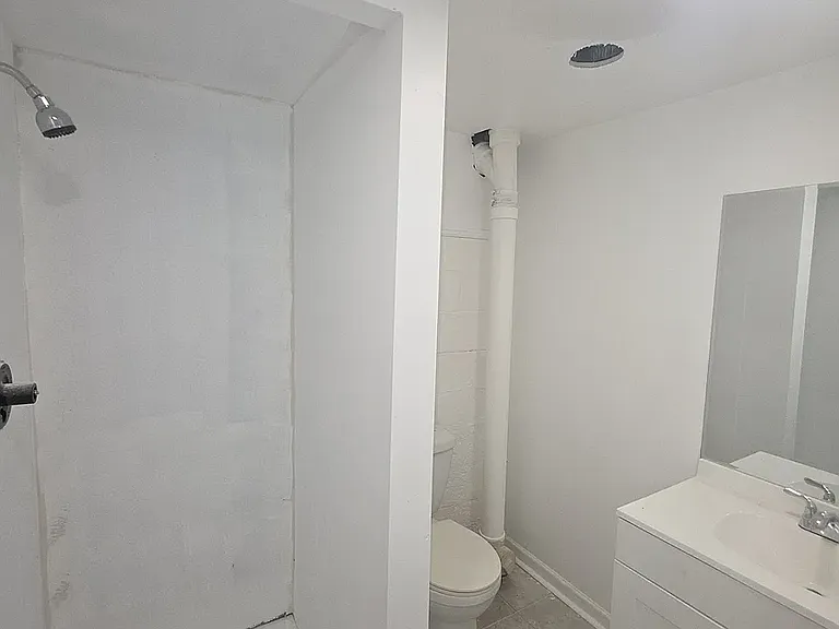 22727 Rein Ave #22727 — Photo 3