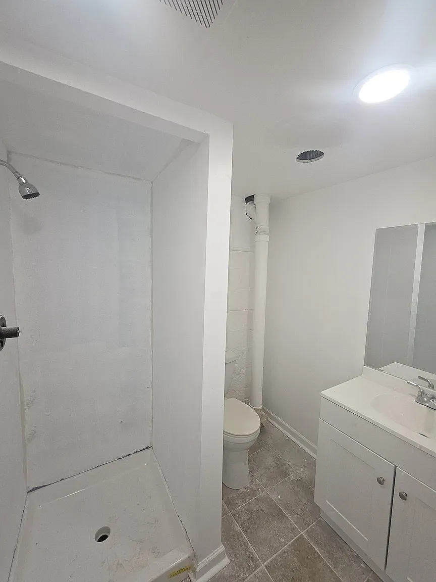 Building Photo - 22727 Rein Ave #22727