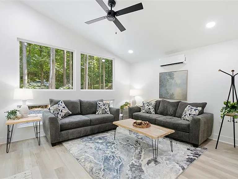 3203 Navajo Cir — Photo 13