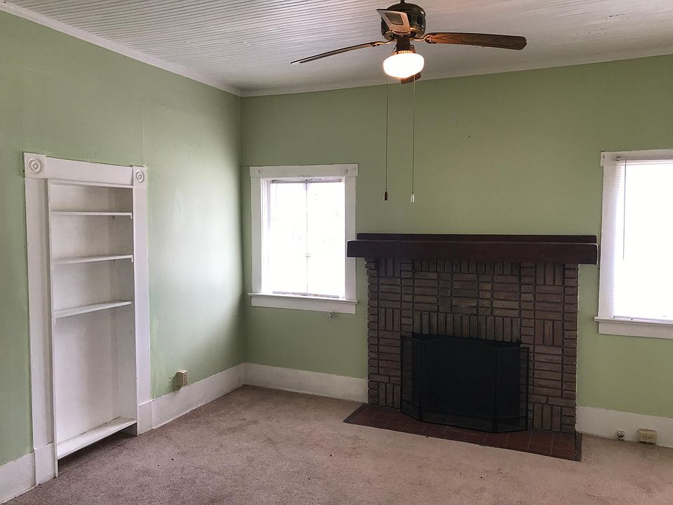 1st image of 205 NE Sanchez Ave #205