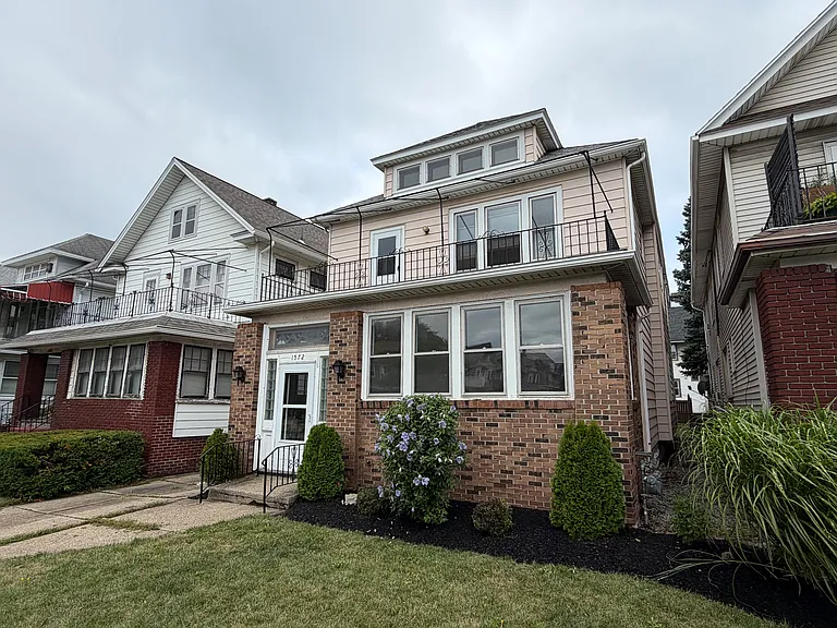 1572 Elmwood Ave #1 — Photo 30