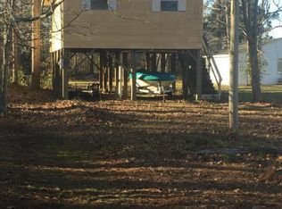 656 Lakeside Dr, Moncks Corner, SC 29461