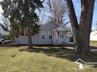 3411 W Dean Rd, Lambertville, MI 48144