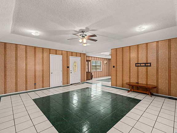 5th image of 105 East St