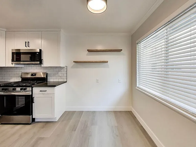 1265 Oak Grove Ave #5 — Photo 3