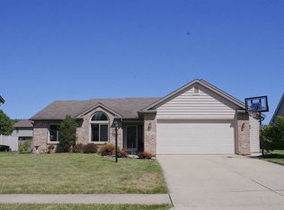 8231 Castle Pines Pl, Fort Wayne, IN 46835