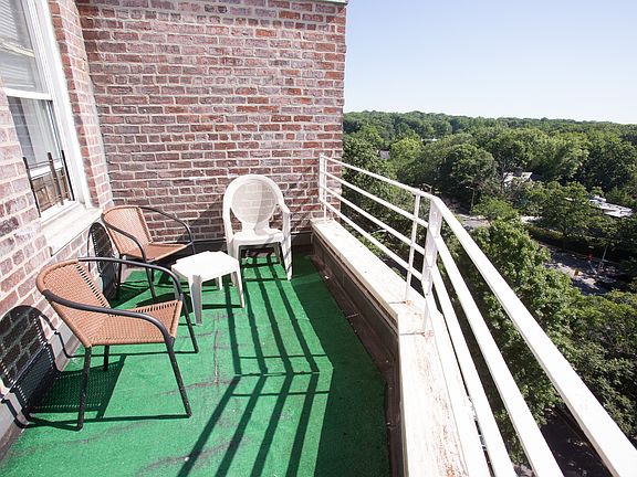 5th image of 4499 Henry Hudson Parkway #8B