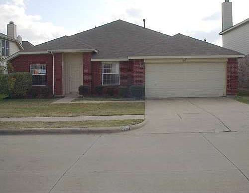 1st image of 305 Stormydale Ln