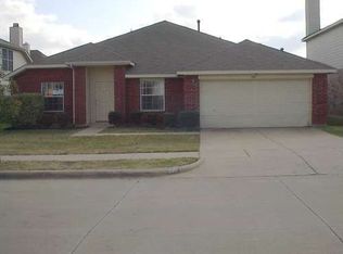305 Stormydale Ln, Fort Worth, TX 76140