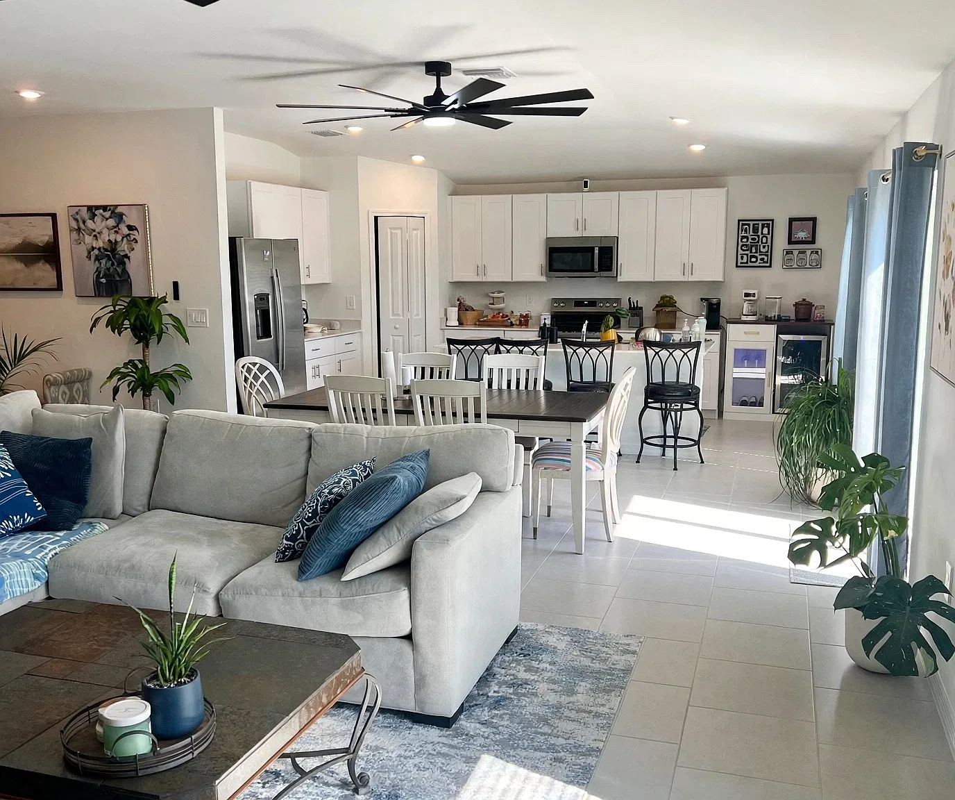 3 bed, 1843 sqft, $2,415 — Photo 3