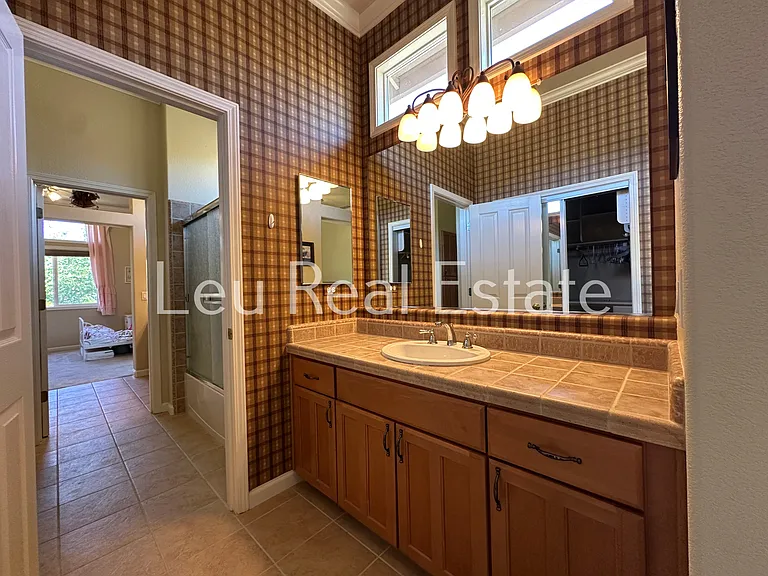 131 Gage Ct — Photo 38